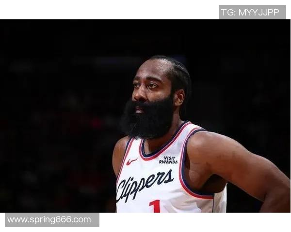 太阳队对阵76人队巅峰对决 詹姆斯哈登与德文布克争锋相对